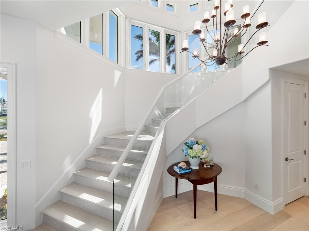 TOWN AND RIVER - Residential