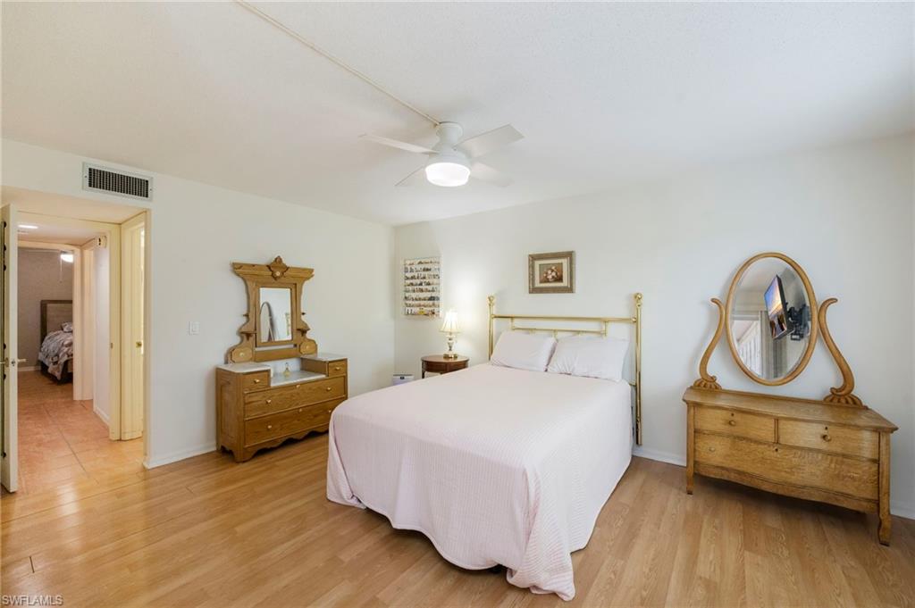 LAKEWOOD VILLAS - Residential