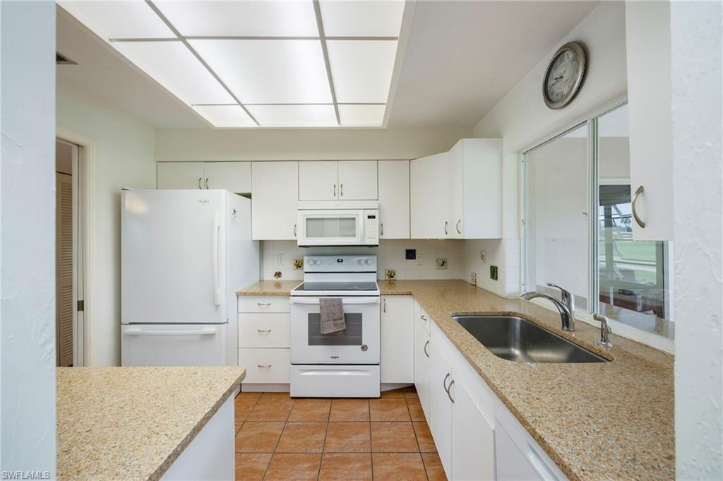 LAKEWOOD VILLAS - Residential