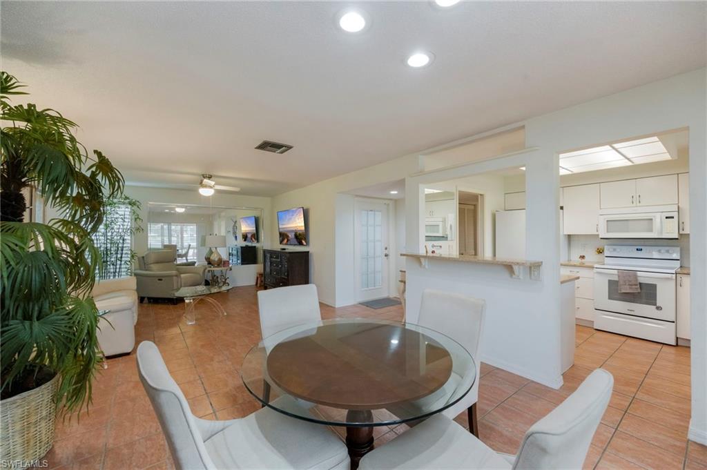 LAKEWOOD VILLAS - Residential