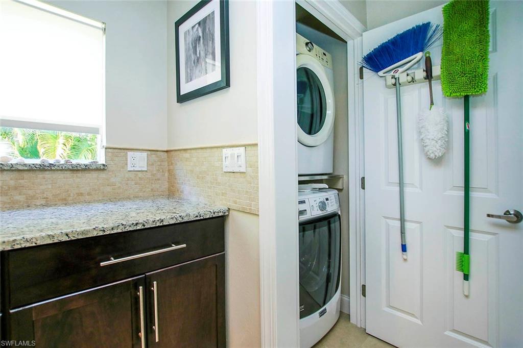 EAST ROCKS - Residential