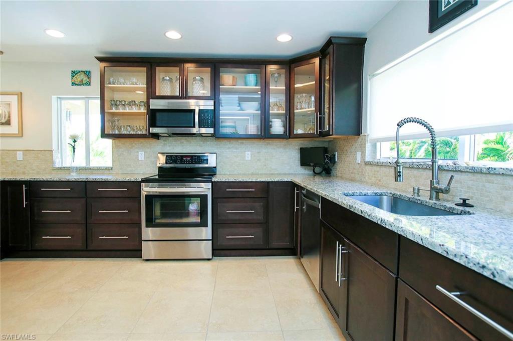 EAST ROCKS - Residential