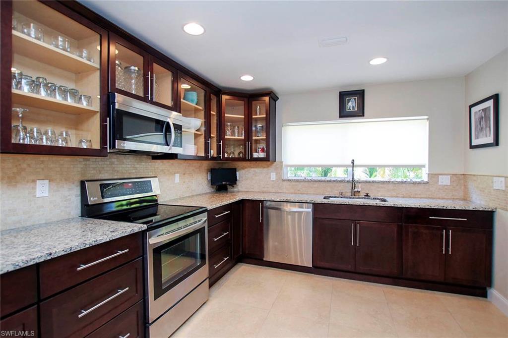 EAST ROCKS - Residential