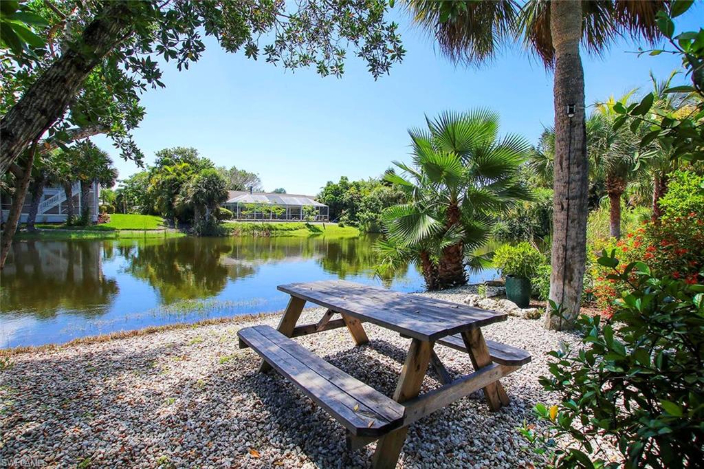 EAST ROCKS - Residential