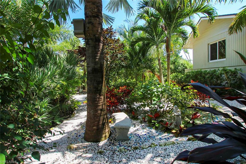 EAST ROCKS - Residential