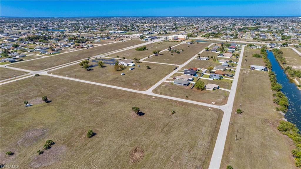 CAPE CORAL - Land