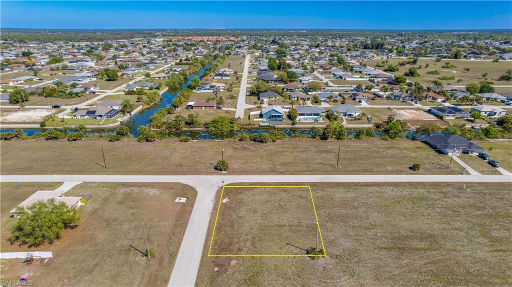 CAPE CORAL - Land