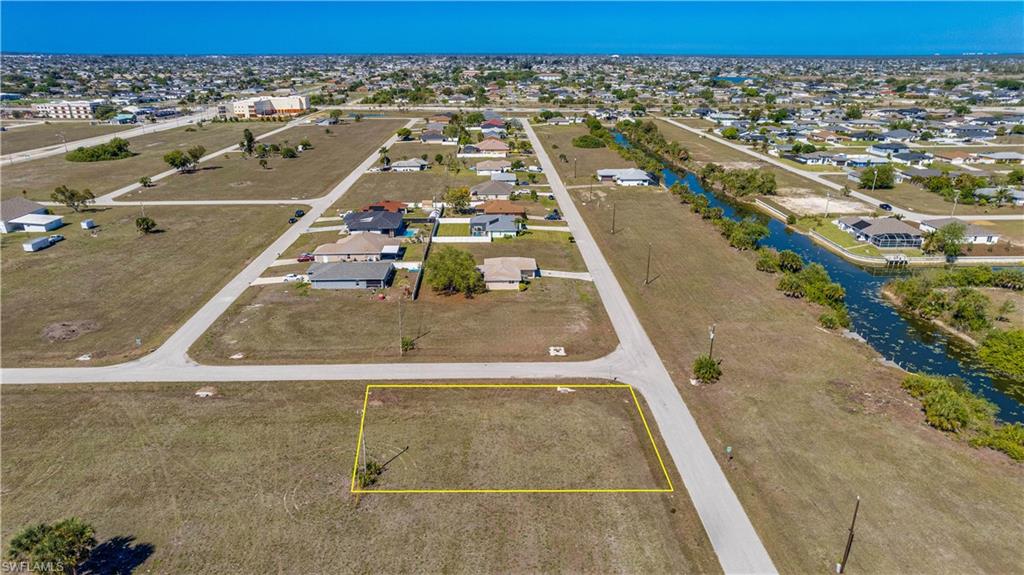 CAPE CORAL - Land