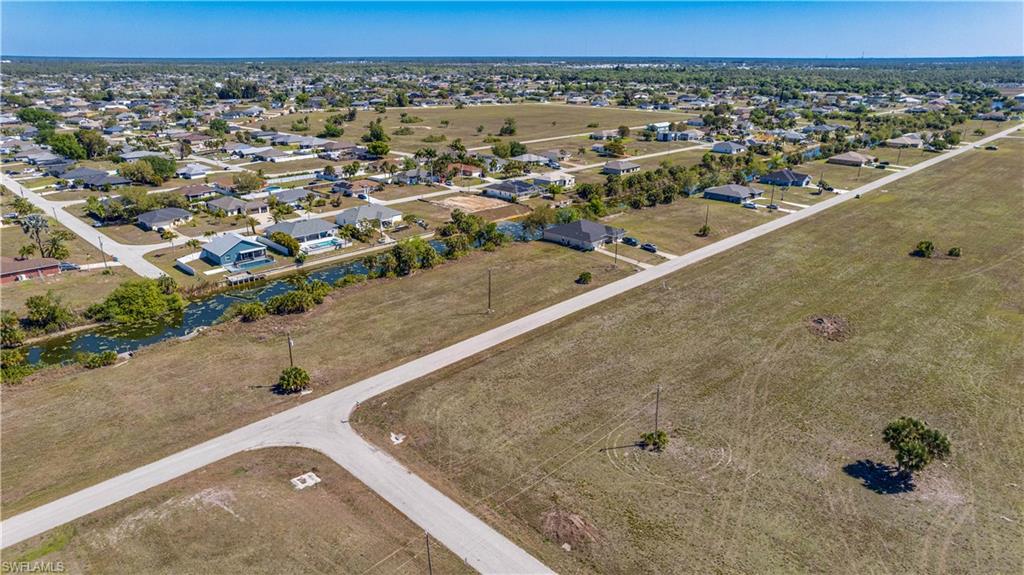 CAPE CORAL - Land