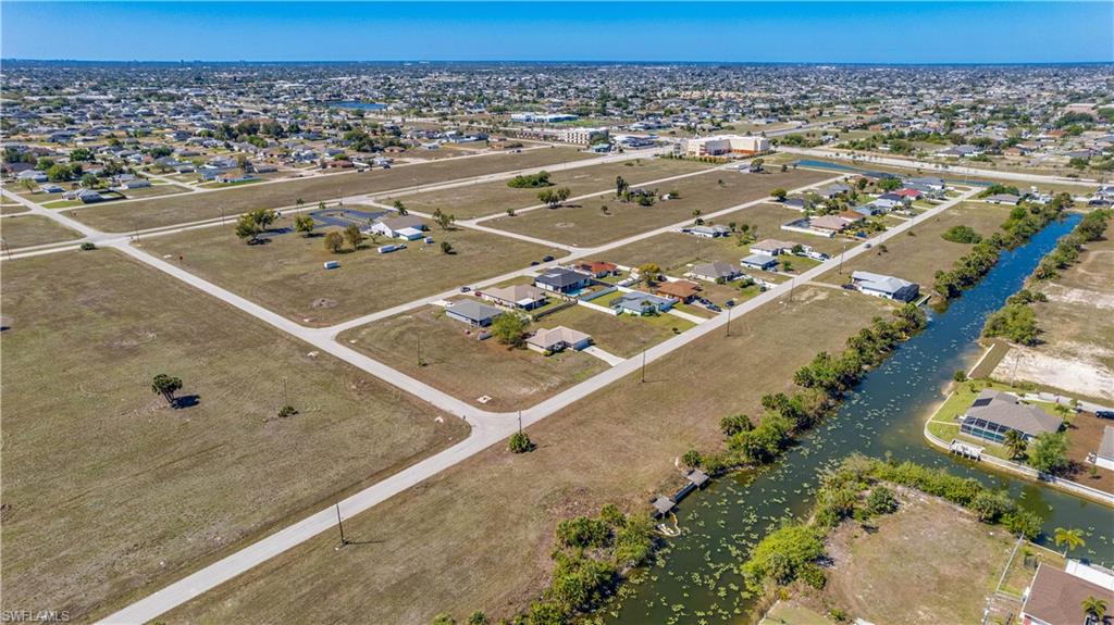 CAPE CORAL - Land