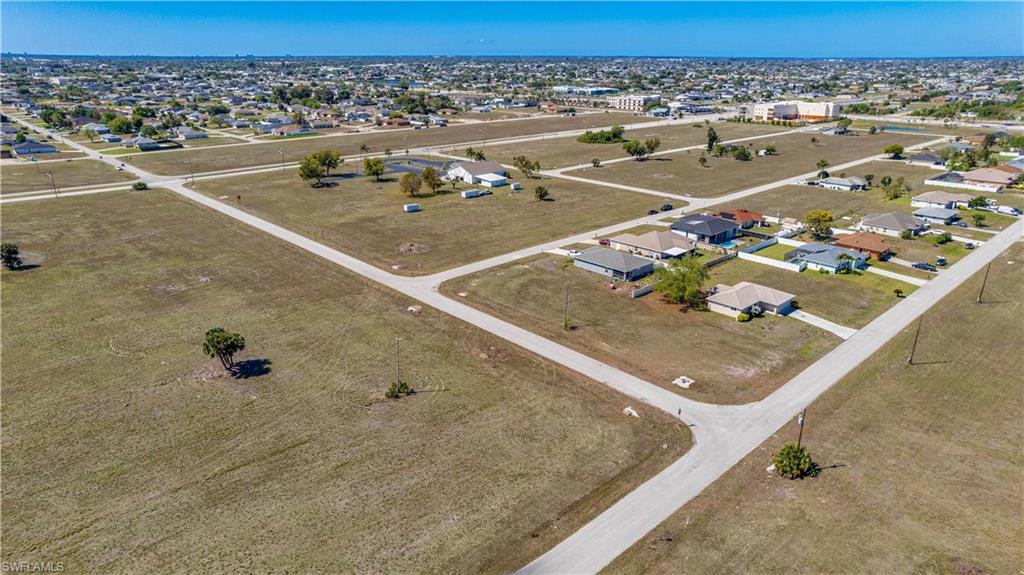 CAPE CORAL - Land