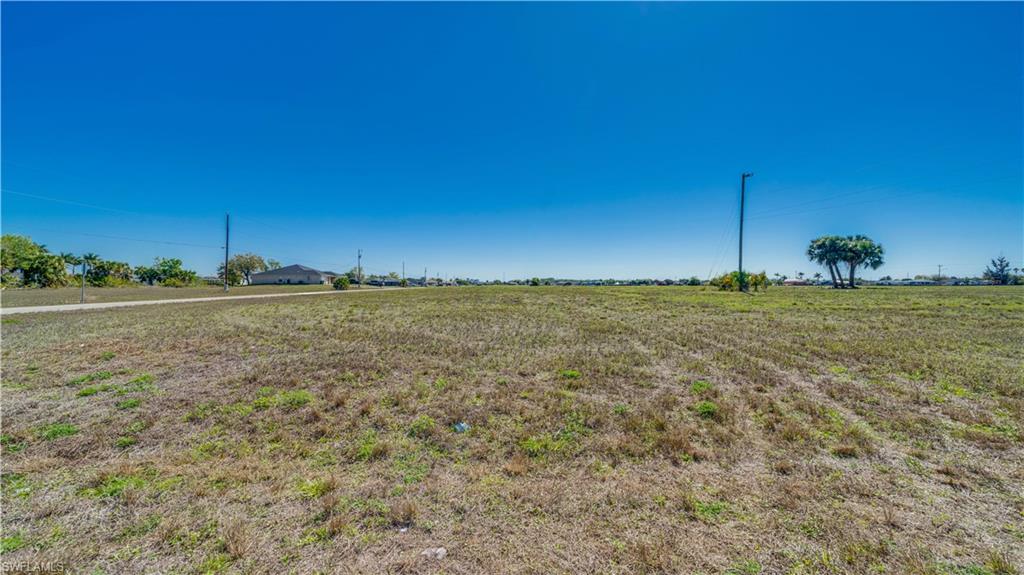 CAPE CORAL - Land