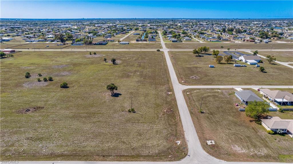 CAPE CORAL - Land