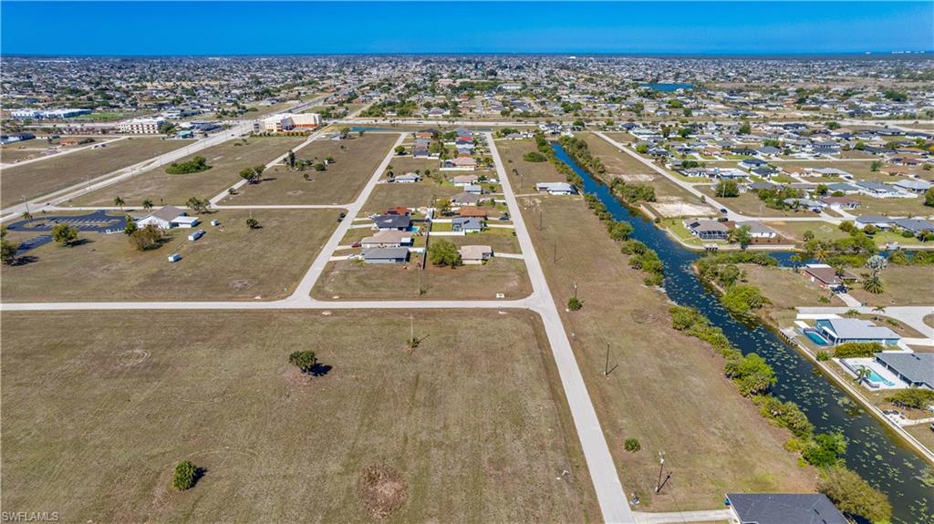 CAPE CORAL - Land