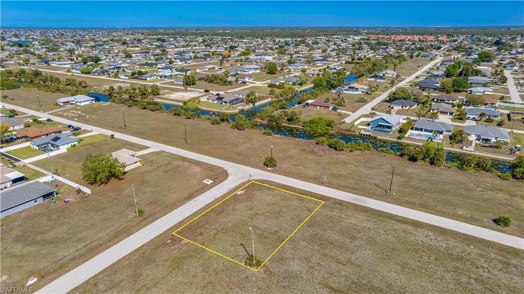 CAPE CORAL - Land
