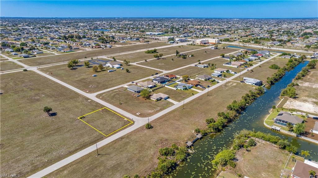 CAPE CORAL - Land