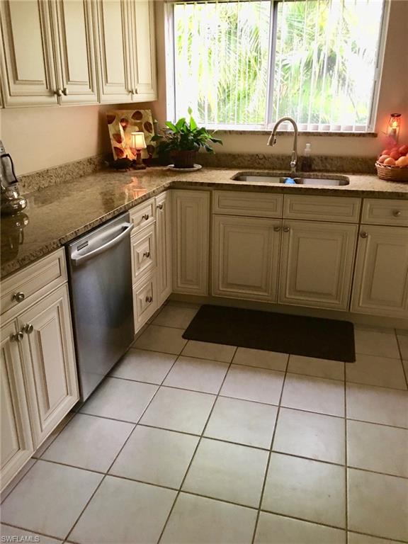 ROYAL WOODS - Residential