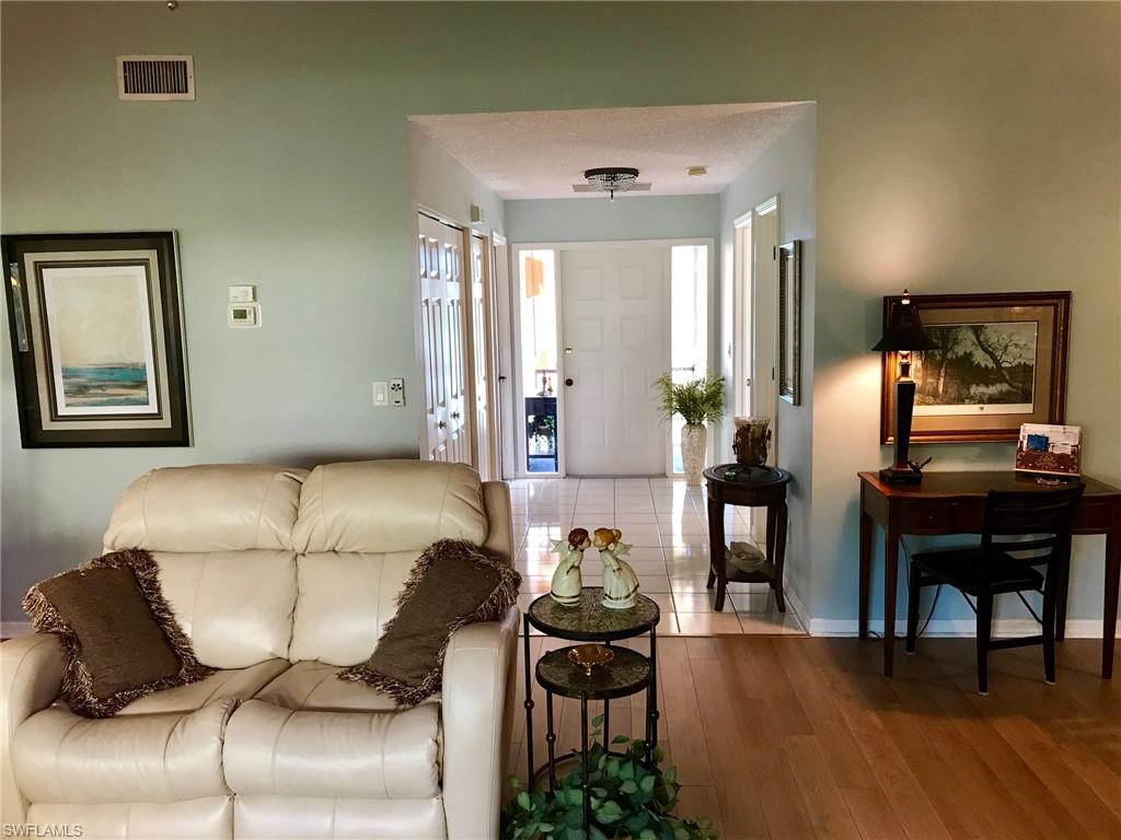 ROYAL WOODS - Residential