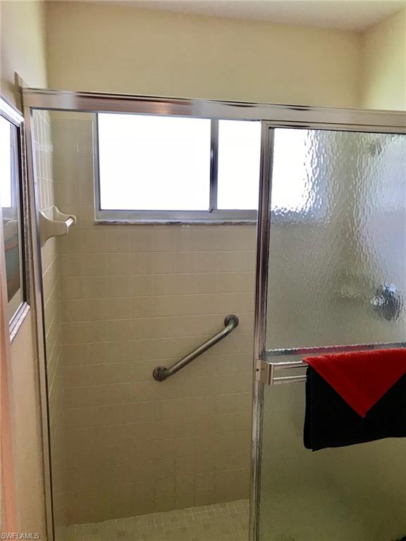 ROYAL WOODS - Residential