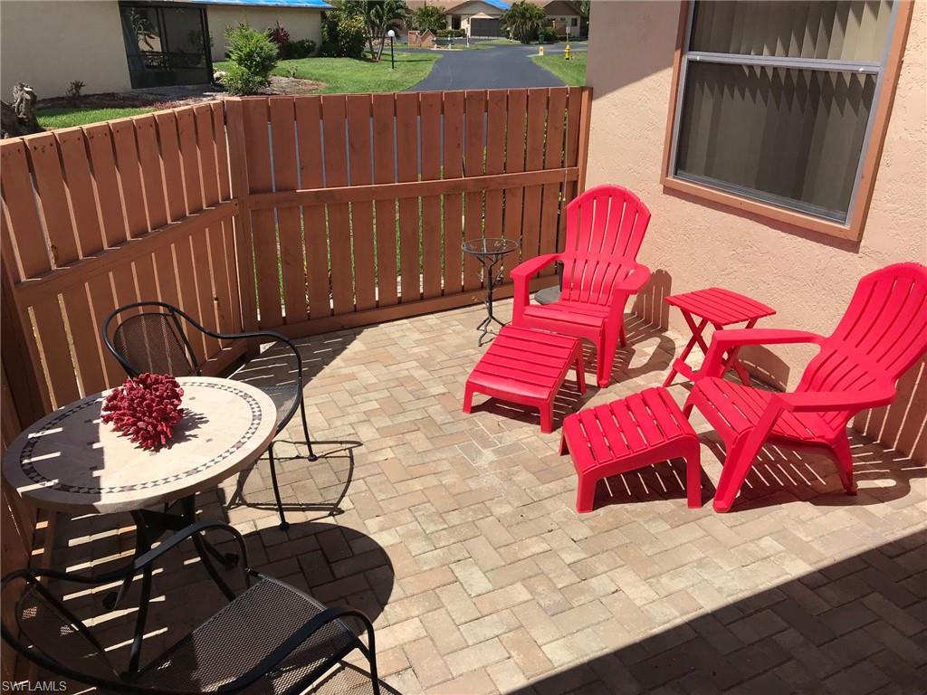 ROYAL WOODS - Residential