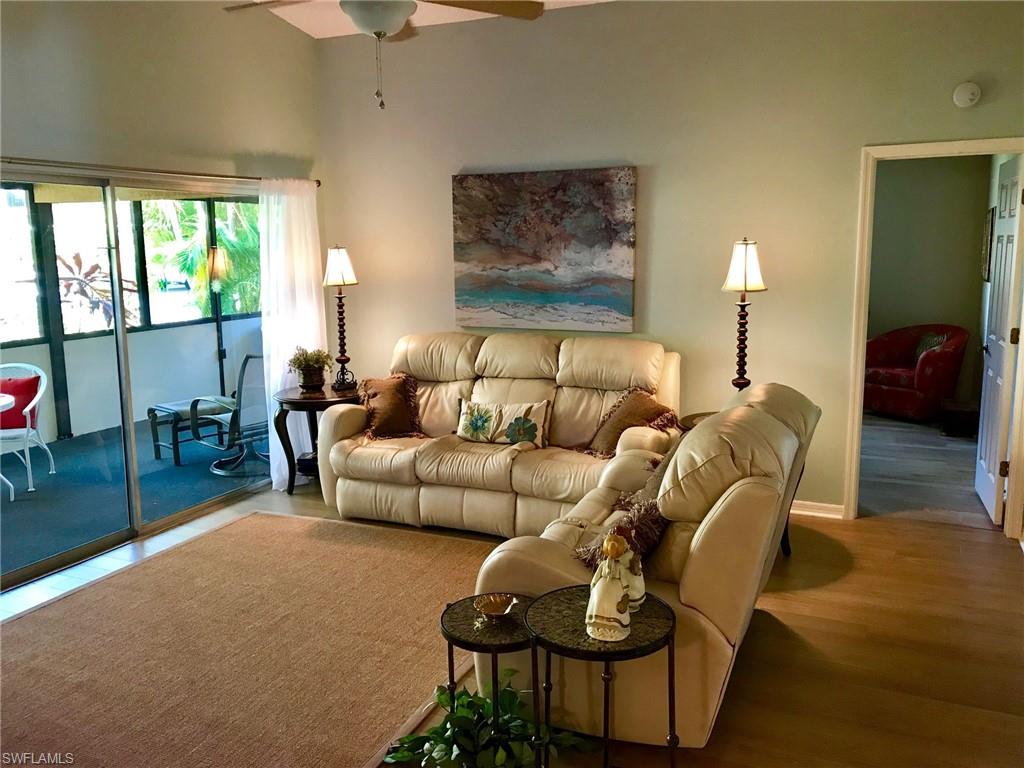 ROYAL WOODS - Residential