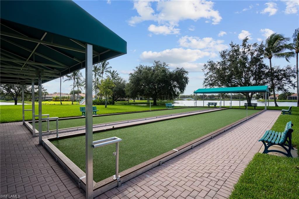 VILLAGE WALK - Residential