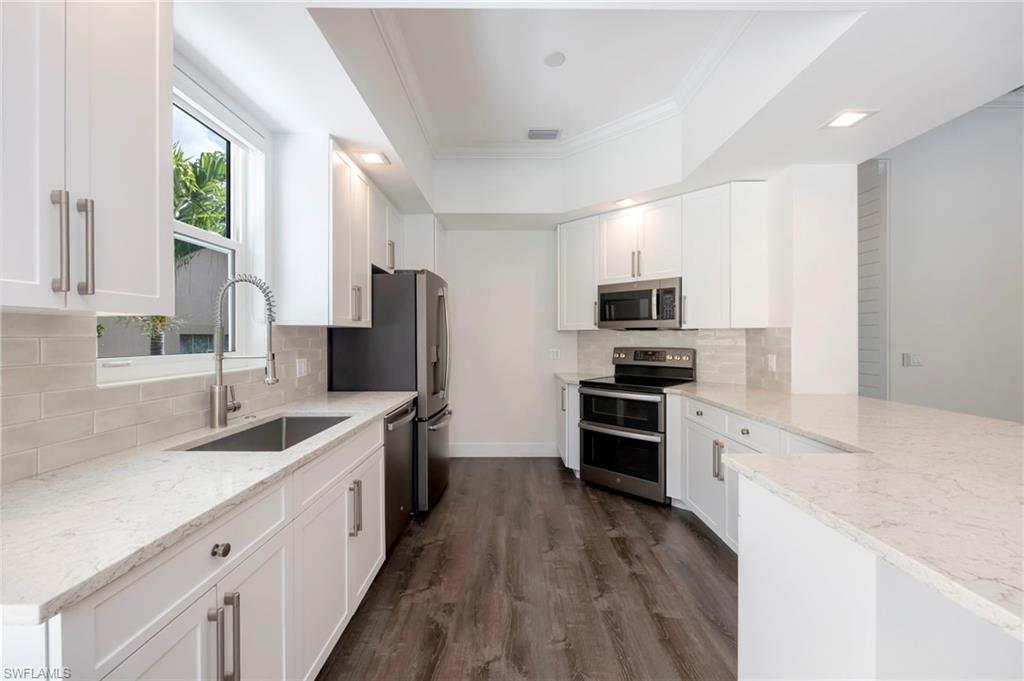 VILLAGE WALK - Residential