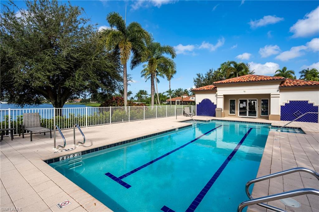 VILLAGE WALK - Residential