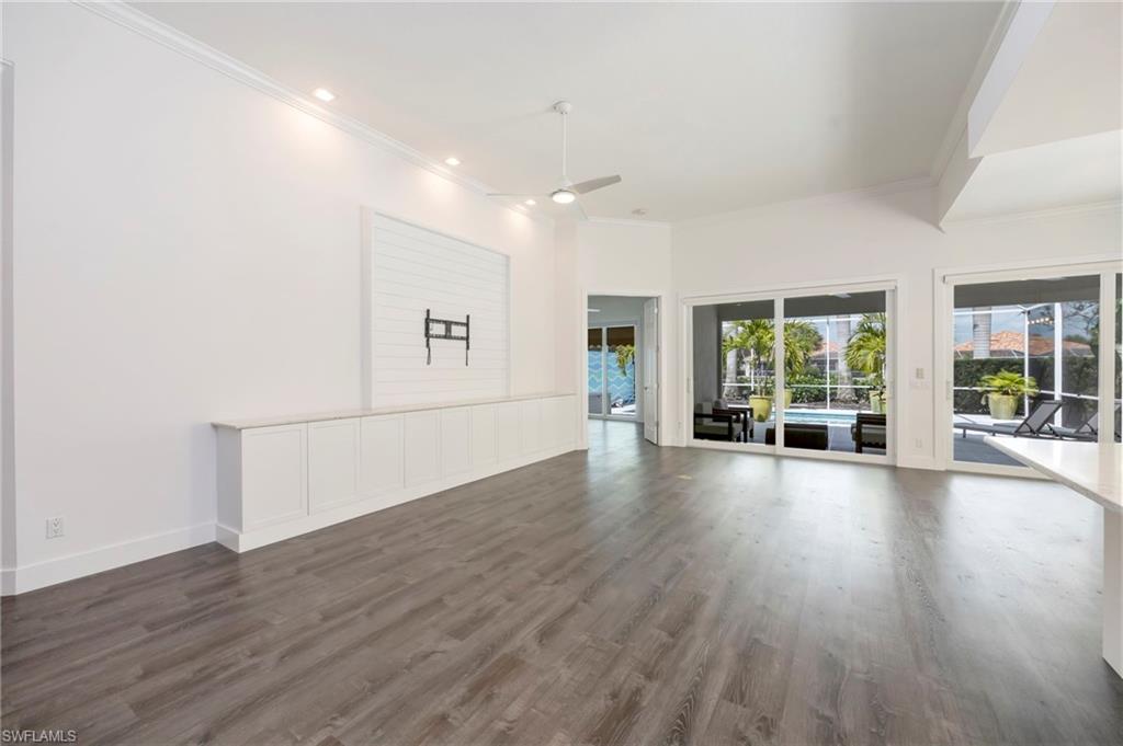 VILLAGE WALK - Residential