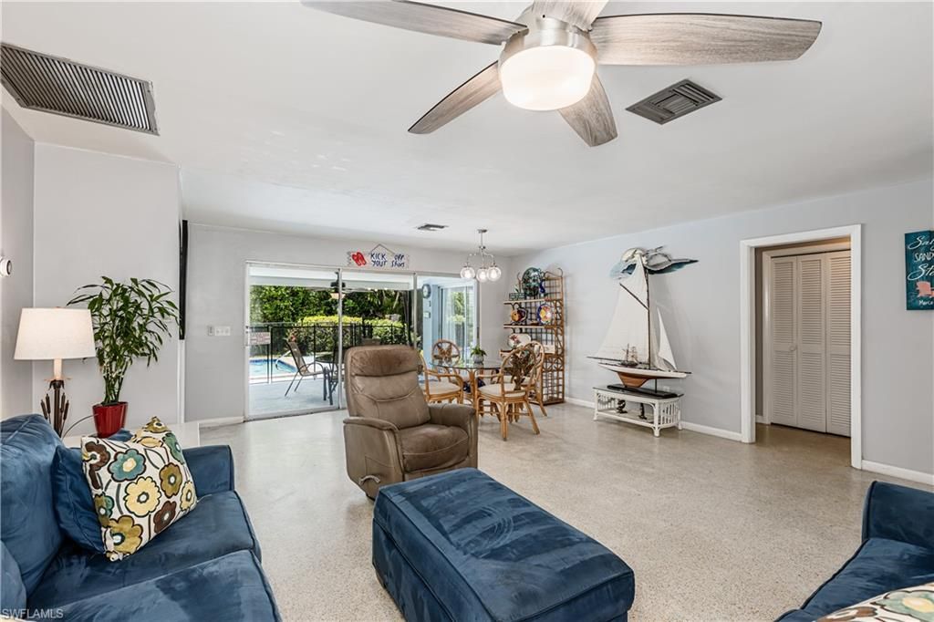 Photo of 211 W Flamingo CIR, MARCO ISLAND, FL 34145 (MLS # 226013818)