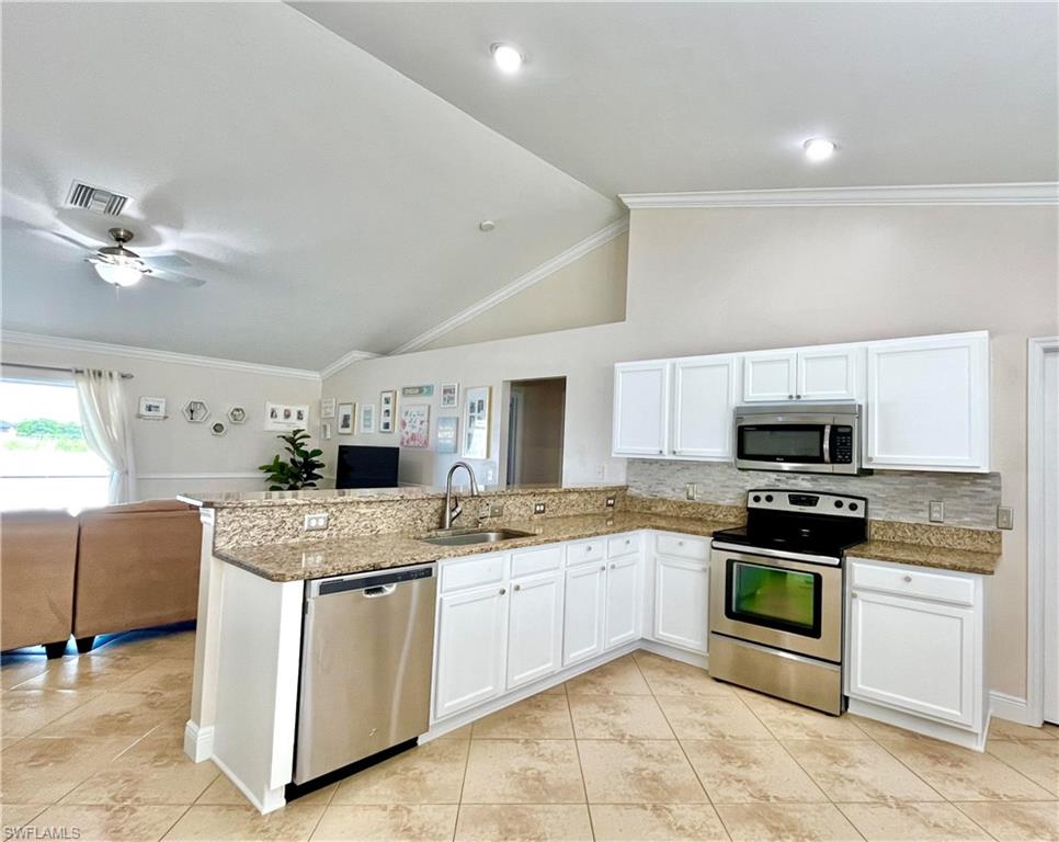 CAPE CORAL - Residential