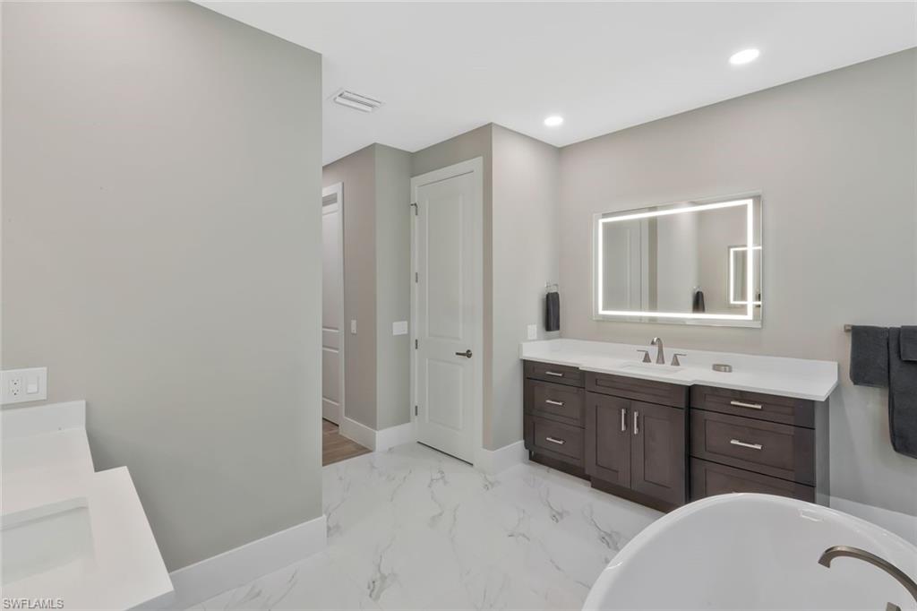 CAPE HARBOUR - Residential