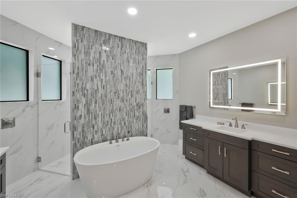 CAPE HARBOUR - Residential