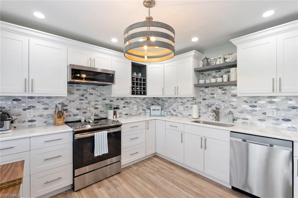 GLADES COUNTRY CLUB - Residential Lease