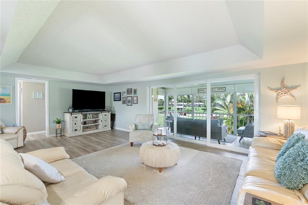 GLADES COUNTRY CLUB - Residential Lease