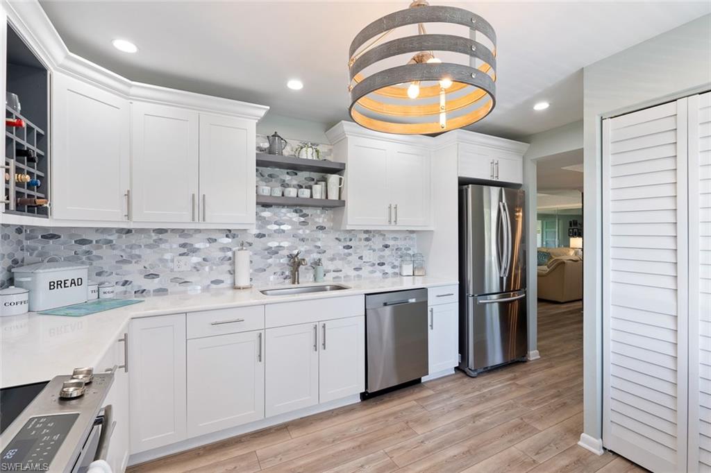 GLADES COUNTRY CLUB - Residential Lease