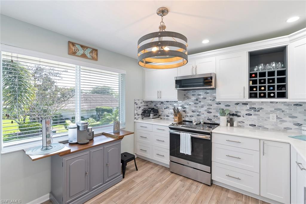 GLADES COUNTRY CLUB - Residential Lease