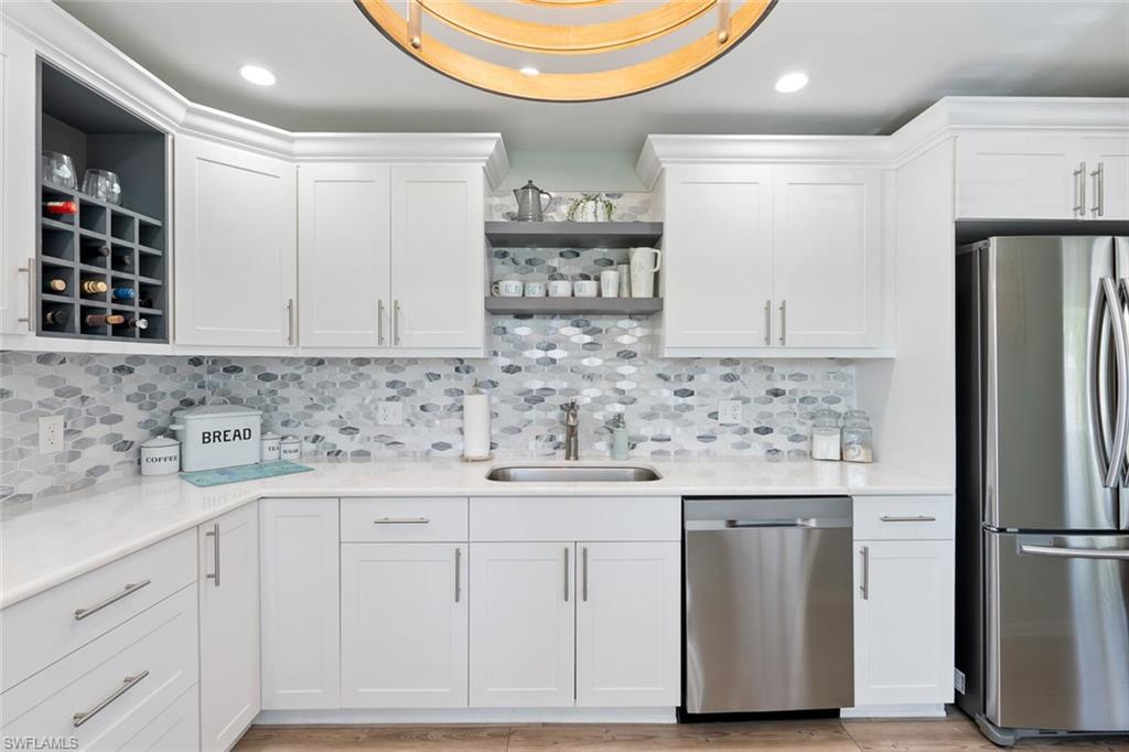 GLADES COUNTRY CLUB - Residential Lease