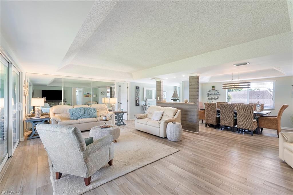 GLADES COUNTRY CLUB - Residential Lease