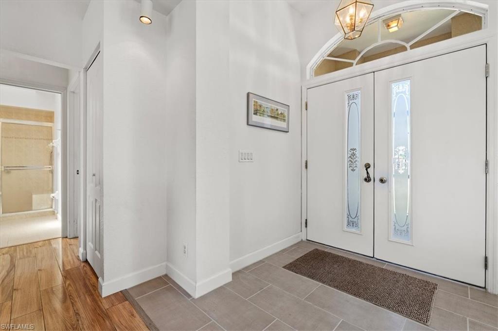 7334 N Tulip Tree