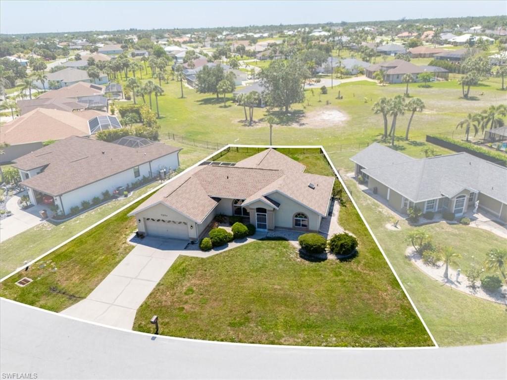 7334 N Tulip Tree