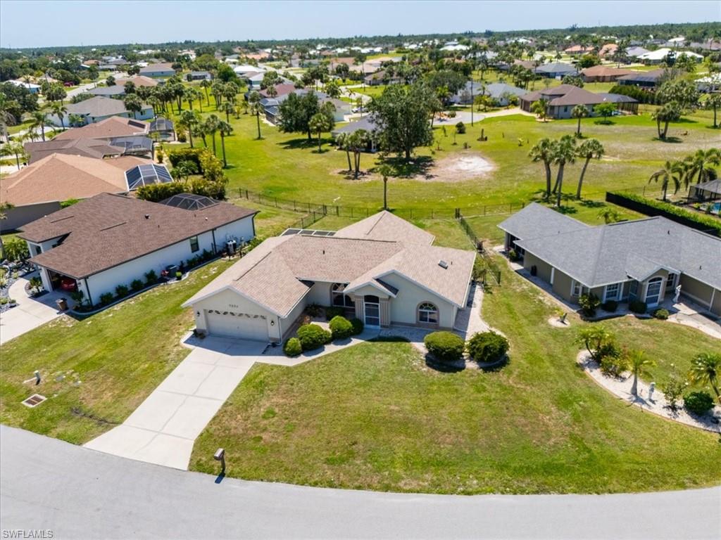 7334 N Tulip Tree