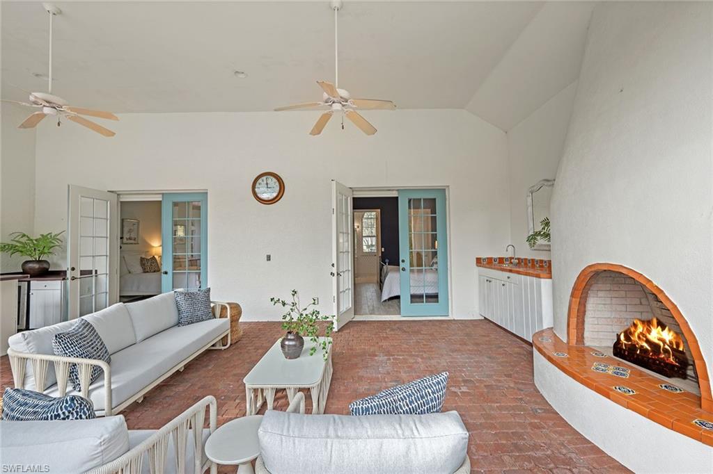 ARBOR GLEN - Residential