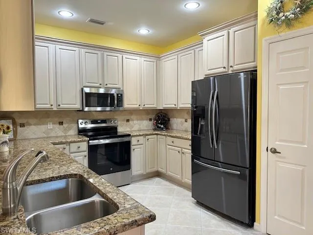 Bonita Springs, Florida 34135, United States, 2 Bedrooms Bedrooms, ,2 BathroomsBathrooms,Residential,Active,10963