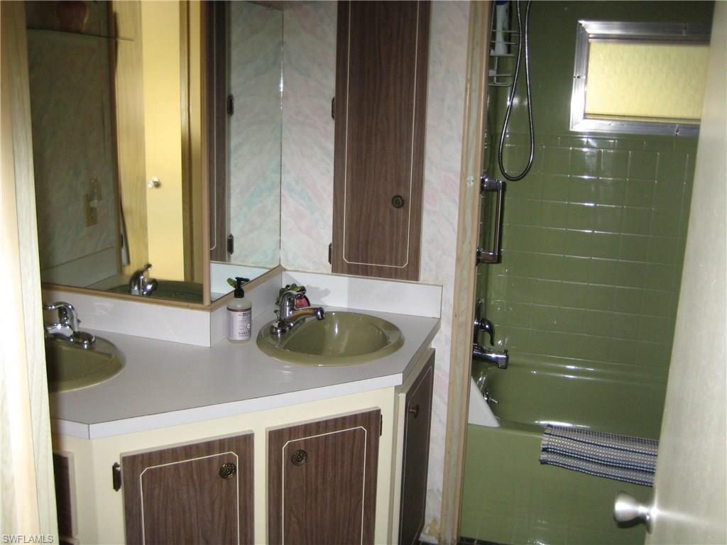 CARRIAGE VILLAGE - Residential