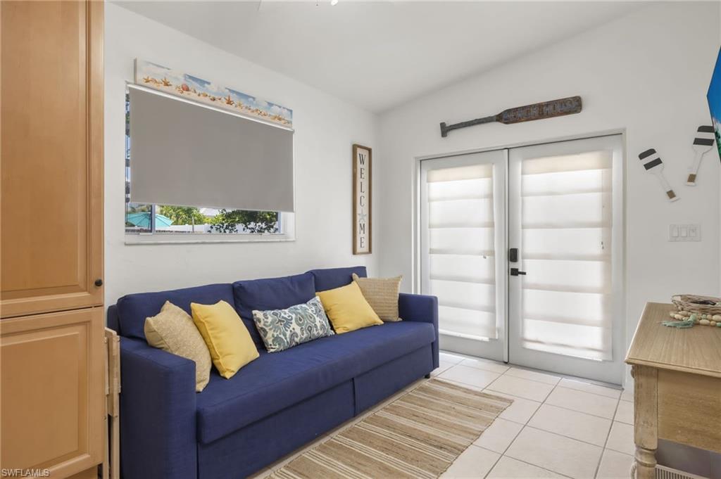 NAPLES PARK - Residential