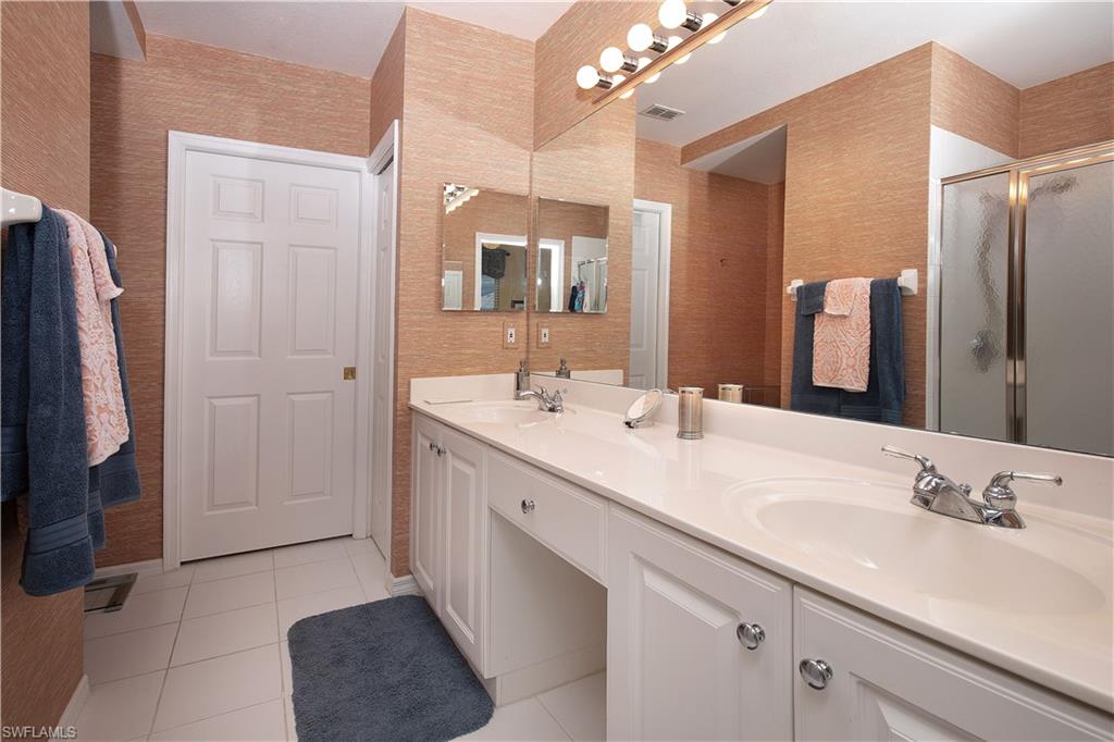 HAWK'S NEST - Residential