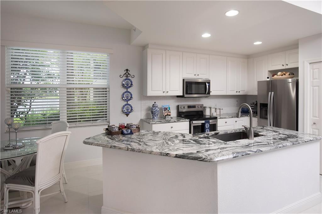 HAWK'S NEST - Residential