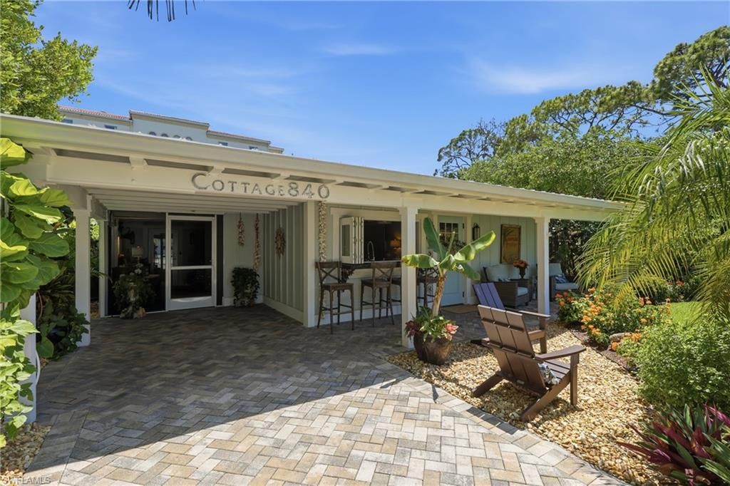 Photo of 840 Myrtle TER, NAPLES, FL 34103 (MLS # 226019222)