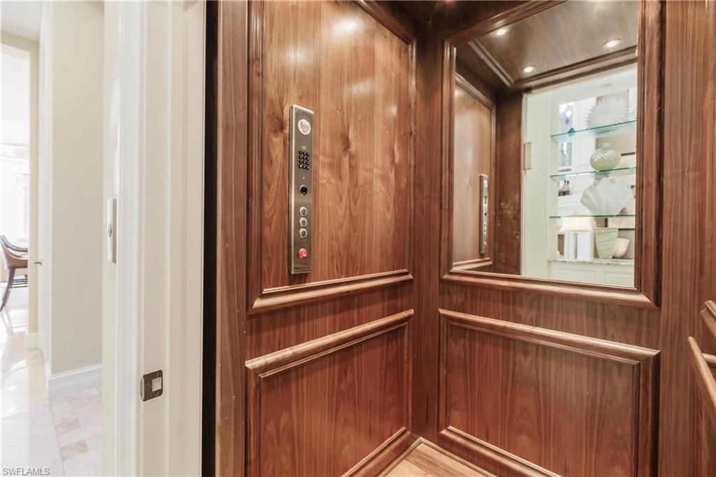 AQUALANE SHORES - Residential